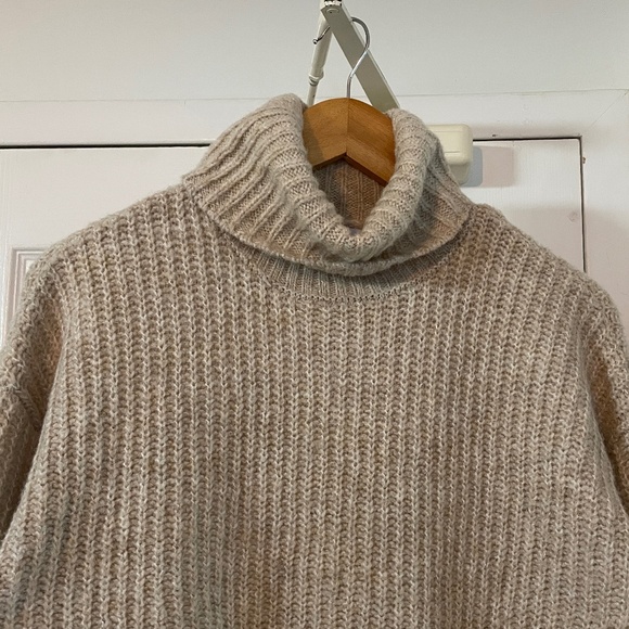 Old Navy Oatmeal Brown Knit Turtleneck Sweater Tunic Length size Small Oversized - Picture 2 of 5